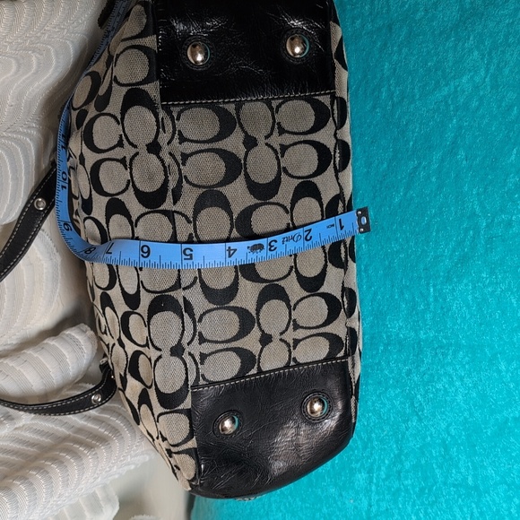 Coach Black and Cream Signature Tote - Picture 2 of 6